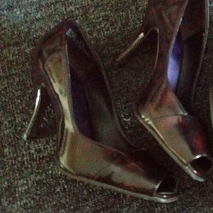 Rampage Mystic 6M open toe crushed patent heels